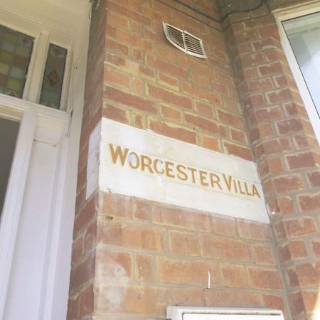 Discover Your Cozy Haven A Perfect Studio Getaway Leamington Spa Zewnętrze zdjęcie