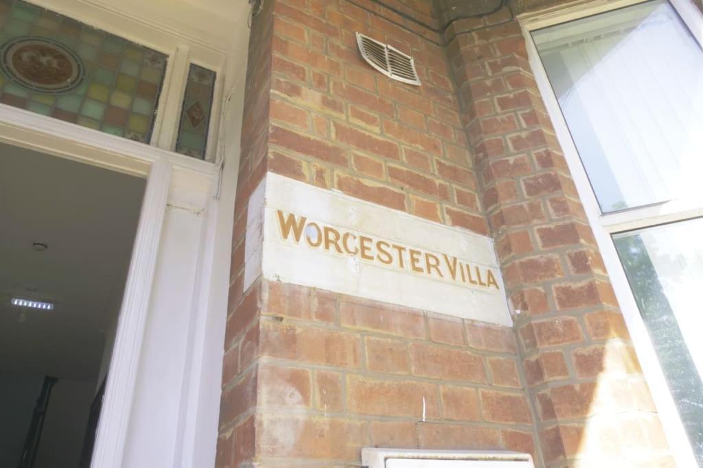 Discover Your Cozy Haven A Perfect Studio Getaway Leamington Spa Zewnętrze zdjęcie